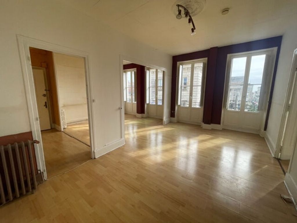 Achat appartement à vendre 5 pièces 84 m² - Rochefort