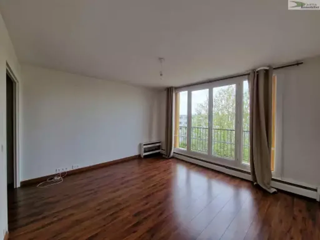 Achat appartement à vendre 3 pièces 60 m² - Neauphle-le-Château