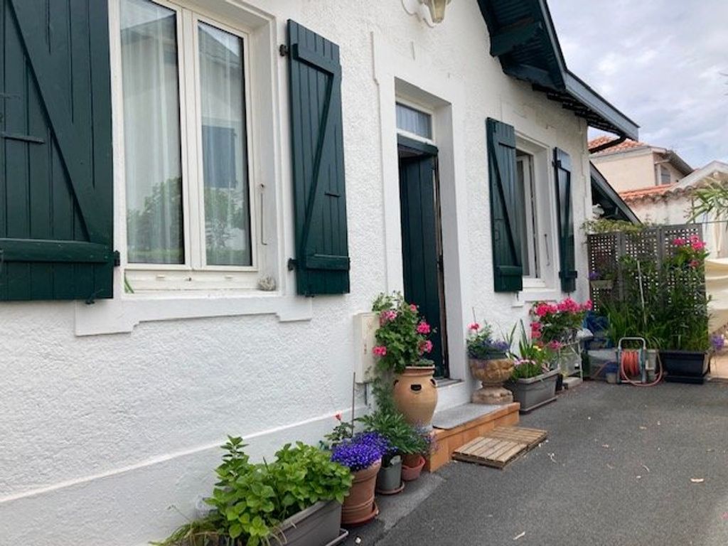 Achat maison à vendre 3 chambres 82 m² - Biarritz