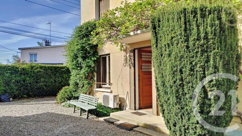 Achat maison à vendre 3 chambres 81 m² - Saint-Julien-les-Villas
