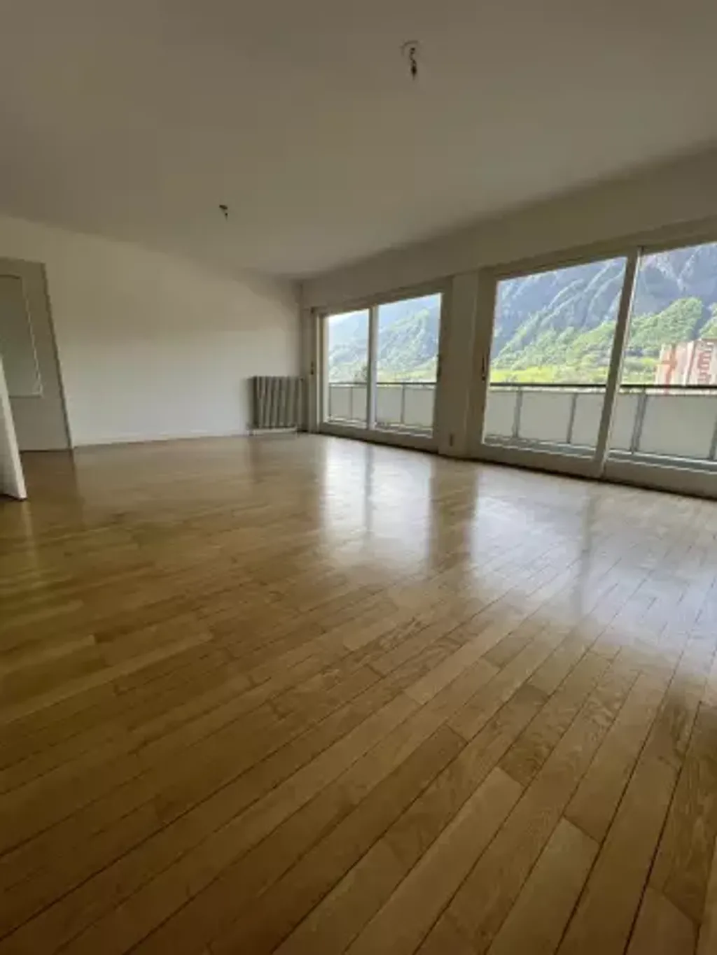 Achat appartement à vendre 4 pièces 91 m² - Saint-Jean-de-Maurienne