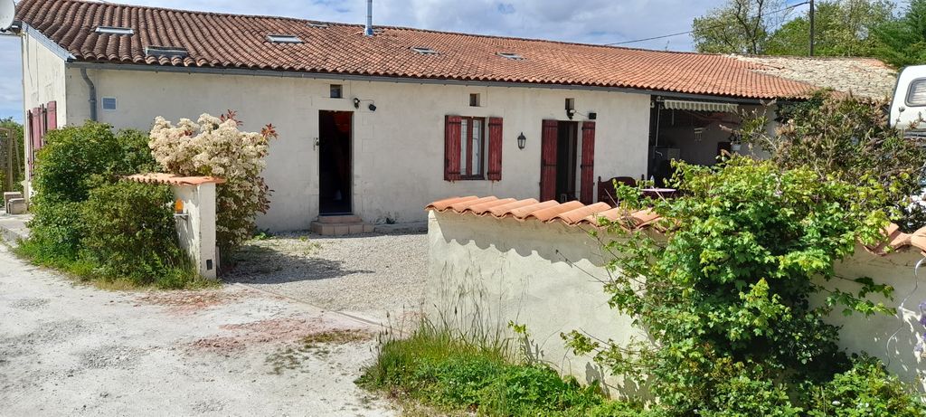 Achat maison à vendre 3 chambres 220 m² - Semoussac