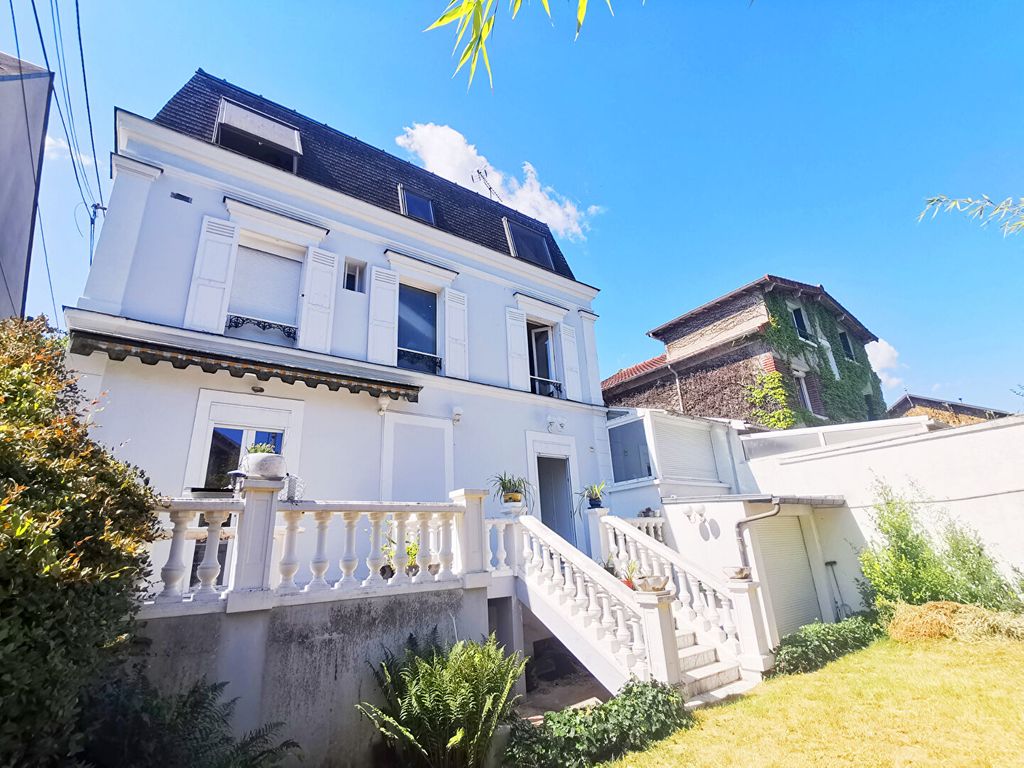 Achat maison à vendre 5 chambres 203 m² - Chelles