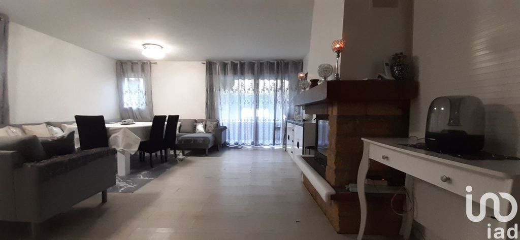 Achat maison à vendre 6 chambres 138 m² - Noiseau