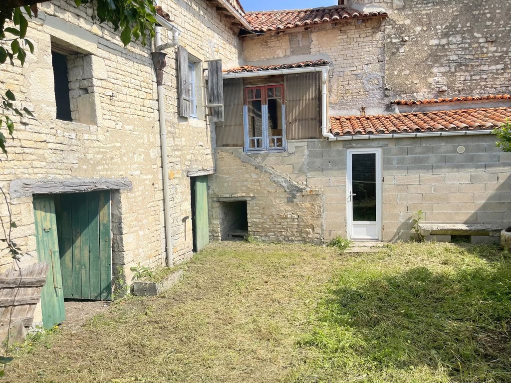 Achat maison à vendre 3 chambres 96 m² - Aigre