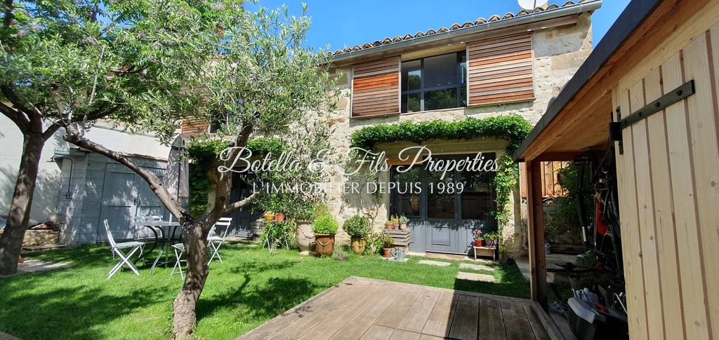 Achat maison à vendre 2 chambres 97 m² - Uzès