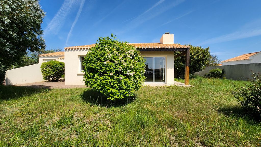 Achat maison à vendre 3 chambres 145 m² - Saint-Hilaire-de-Riez