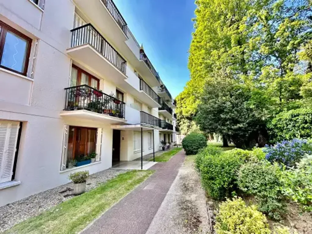 Achat appartement à vendre 3 pièces 66 m² - Versailles