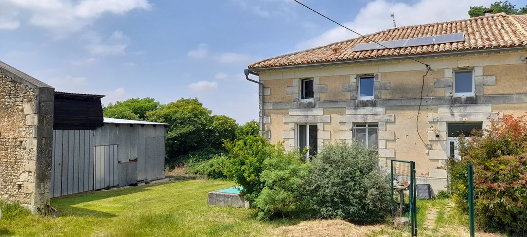 Achat maison à vendre 2 chambres 149 m² - Semoussac