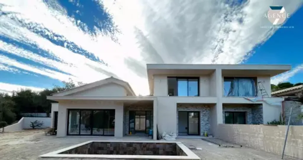 Achat maison à vendre 3 chambres 130 m² - Sainte-Maxime