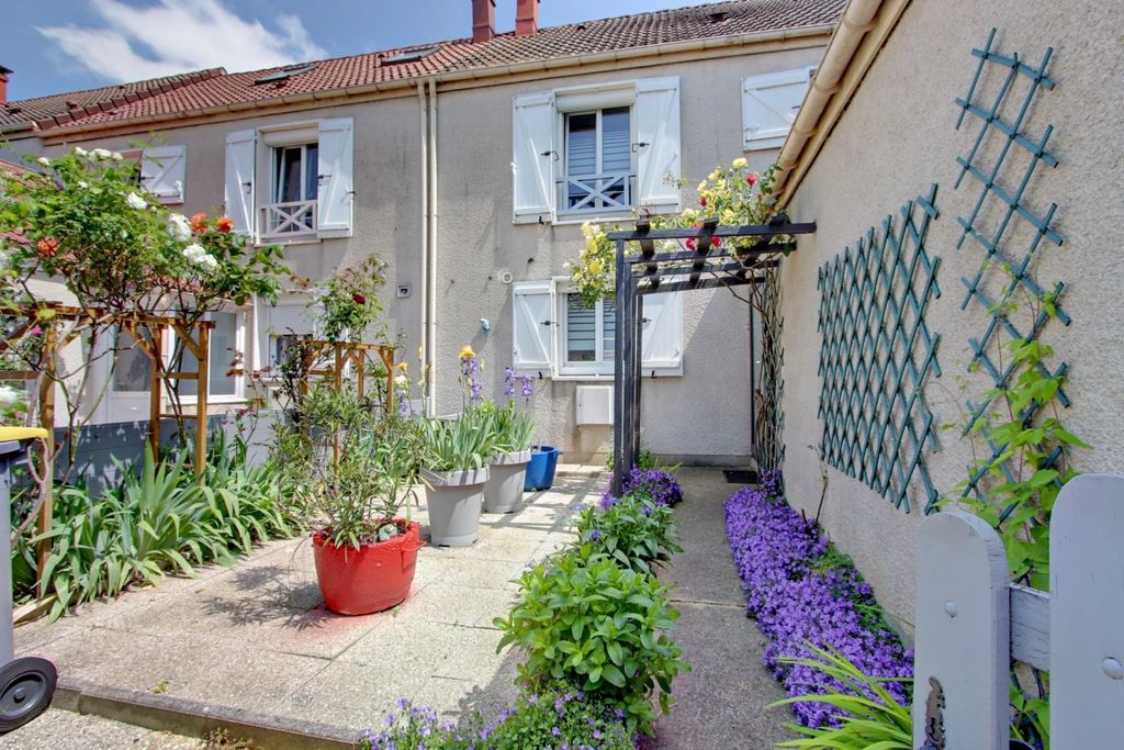 Achat maison à vendre 3 chambres 82 m² - Vauréal