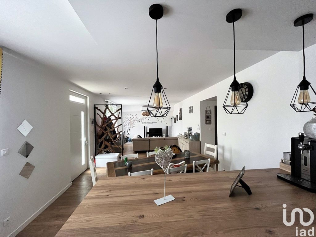 Achat maison à vendre 6 chambres 198 m² - Loriol-sur-Drôme