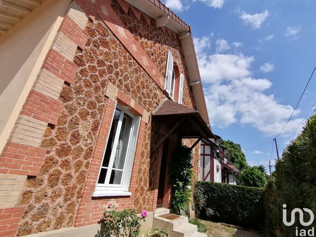 Achat maison à vendre 4 chambres 155 m² - Saint-Fargeau-Ponthierry