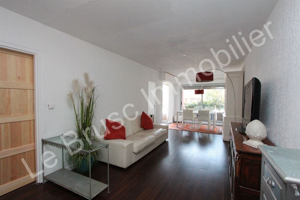 Achat appartement à vendre 3 pièces 55 m² - Saint-Mandrier-sur-Mer