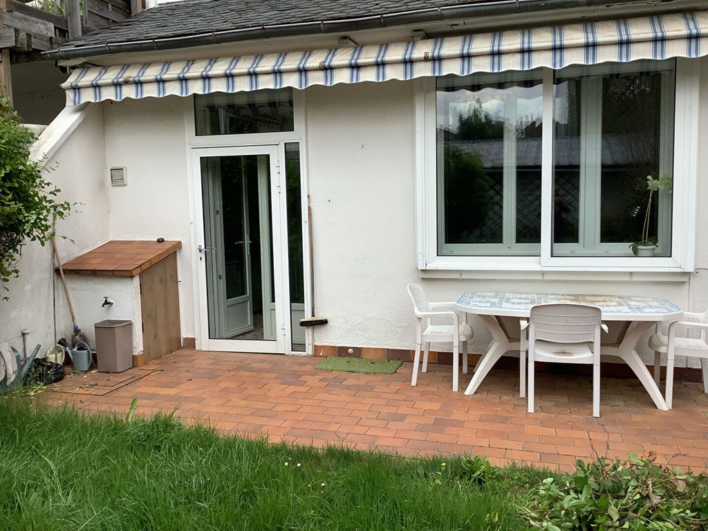 Achat maison à vendre 5 chambres 160 m² - Vic-sur-Cère