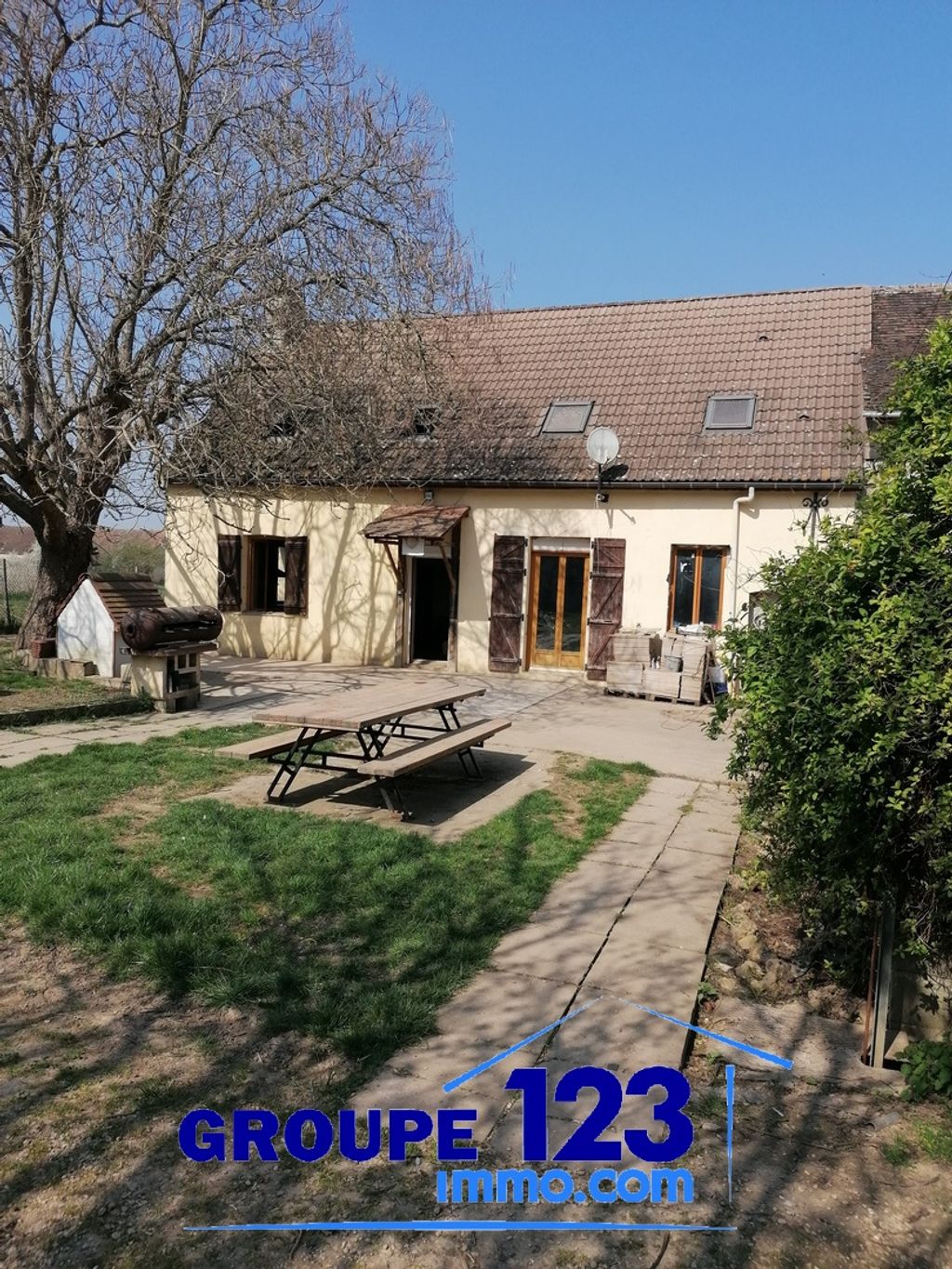 Achat maison à vendre 3 chambres 93 m² - Charny-Orée-de-Puisaye