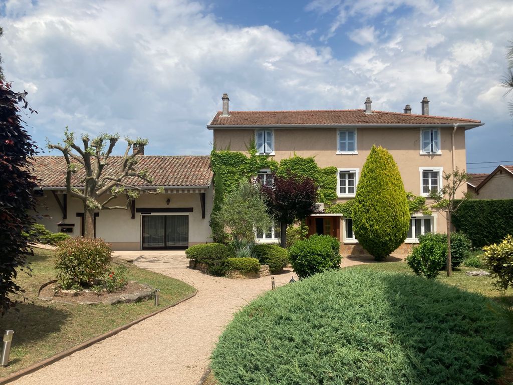Achat maison à vendre 4 chambres 203 m² - Villefranche-sur-Saône