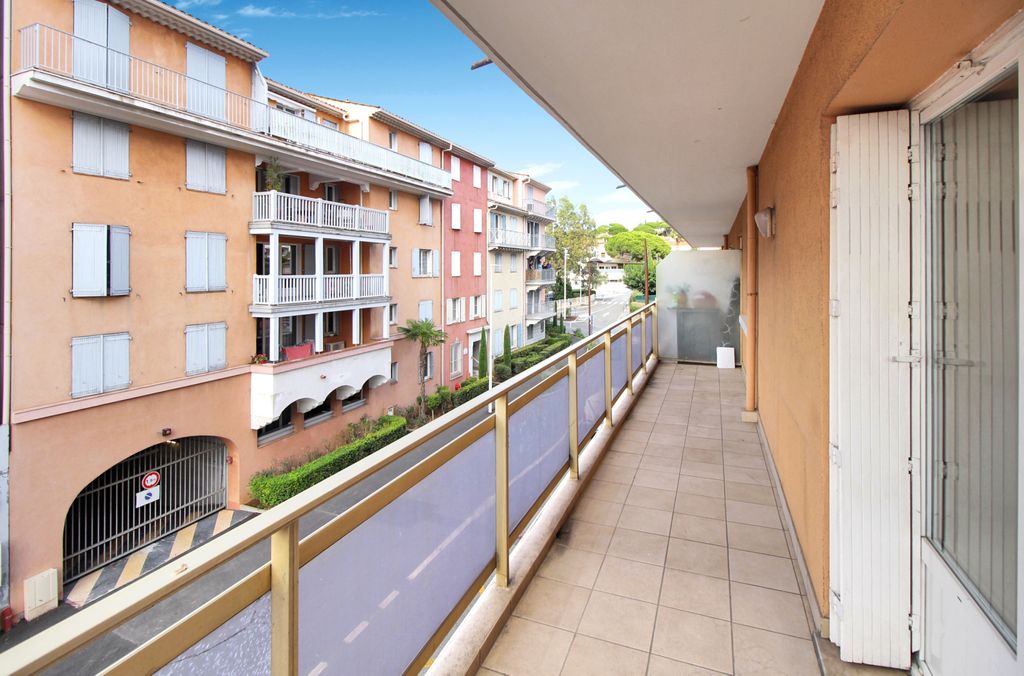 Achat appartement à vendre 4 pièces 77 m² - Sainte-Maxime