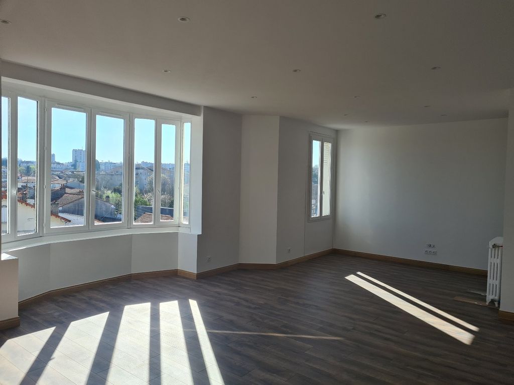 Achat appartement à vendre 5 pièces 130 m² - Angoulême