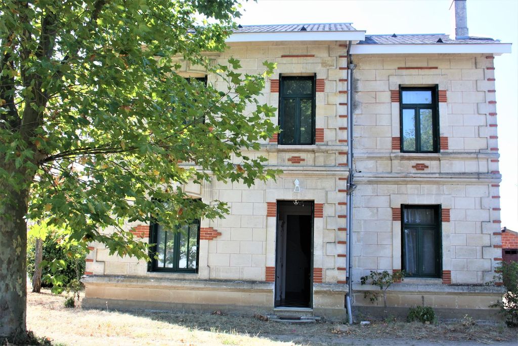 Achat maison à vendre 4 chambres 180 m² - Saint-Denis-de-Pile