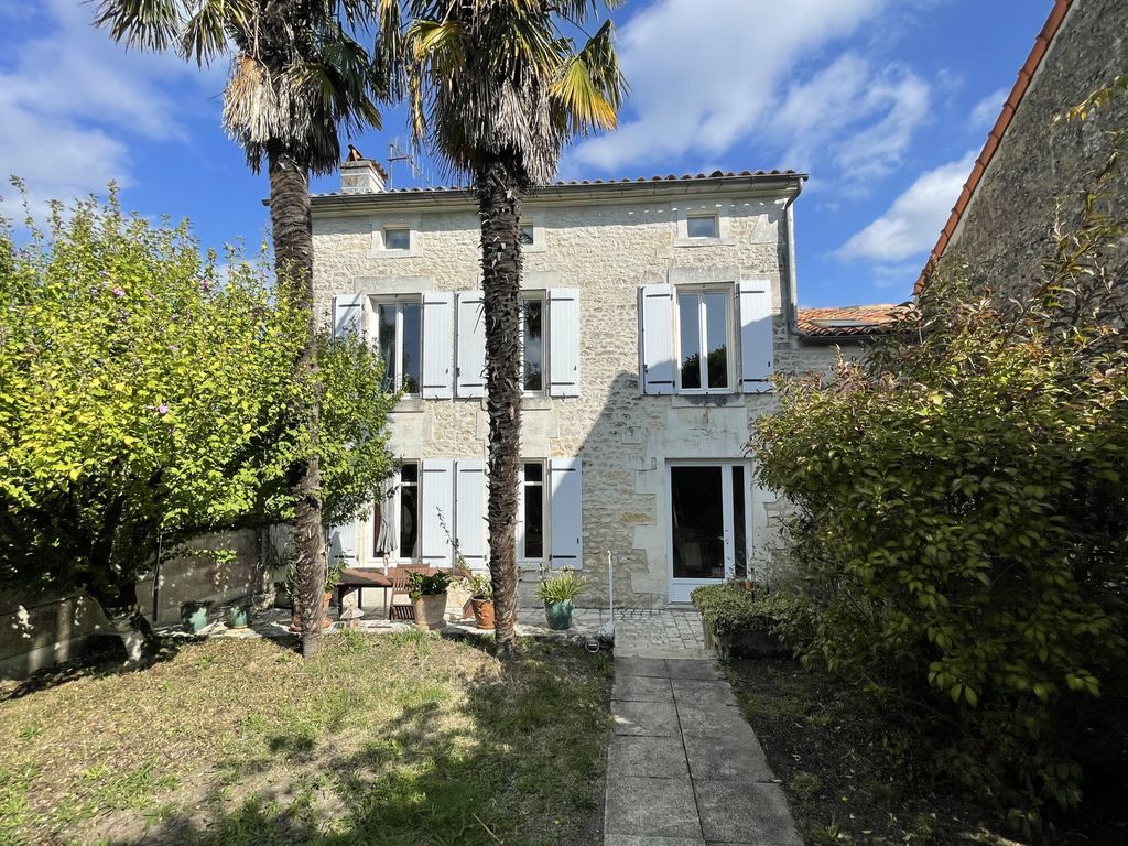 Achat maison à vendre 3 chambres 141 m² - Bourg-Charente