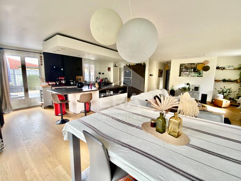 Achat maison à vendre 4 chambres 150 m² - Irigny