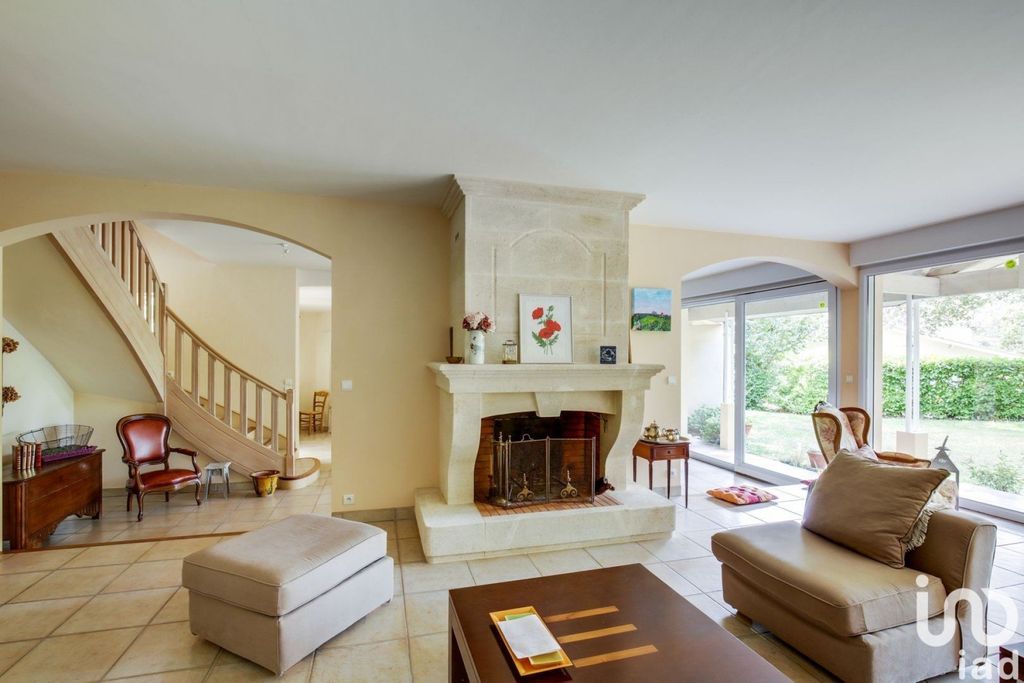 Achat maison à vendre 3 chambres 210 m² - Saint-Sulpice-et-Cameyrac