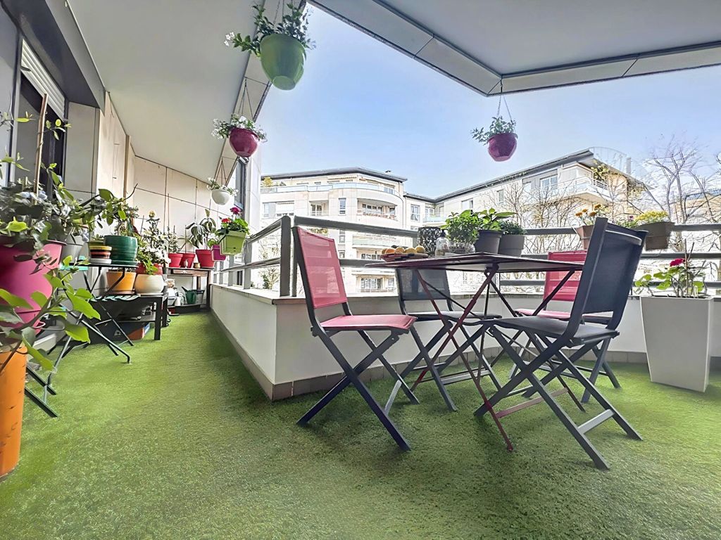 Achat appartement à vendre 3 pièces 70 m² - Suresnes