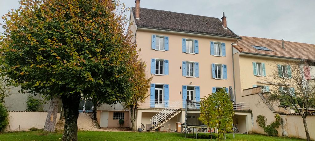 Achat maison à vendre 5 chambres 240 m² - Monestier-de-Clermont
