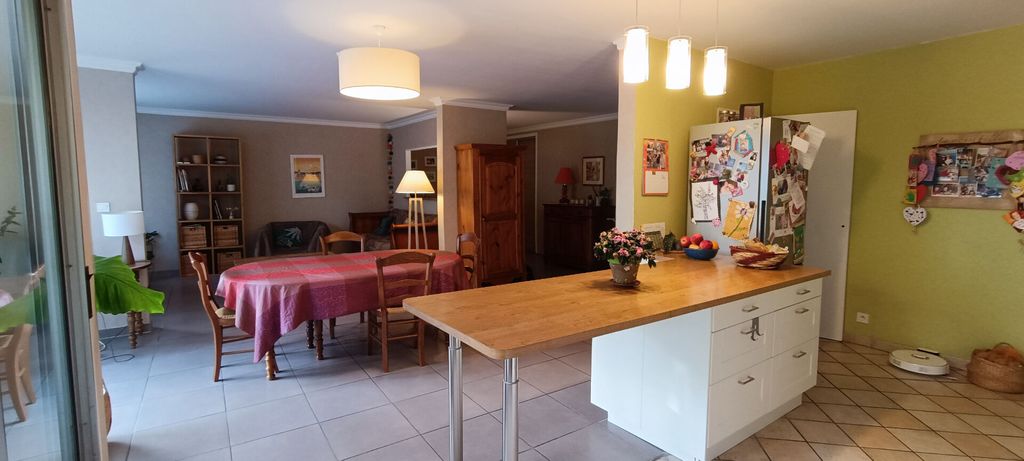 Achat appartement à vendre 5 pièces 108 m² - Bourg-en-Bresse
