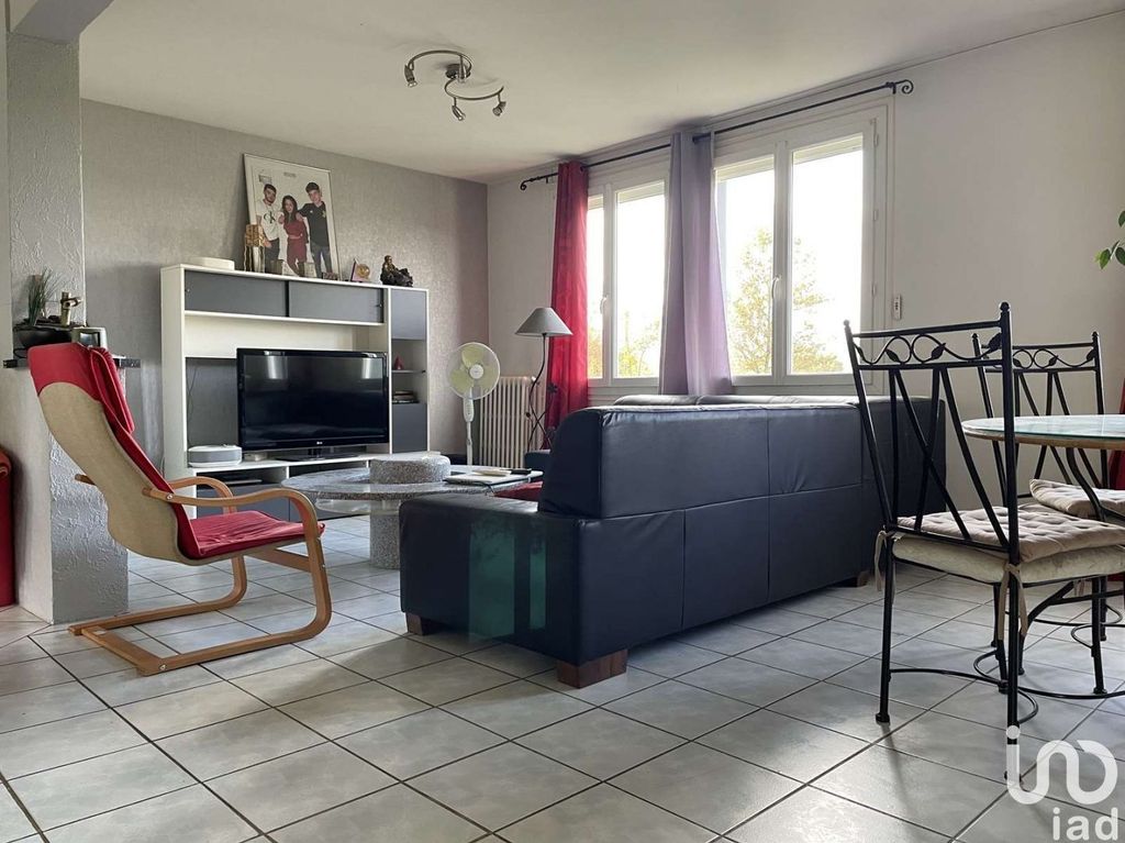 Achat maison à vendre 3 chambres 126 m² - Saint-Pantaléon-de-Larche