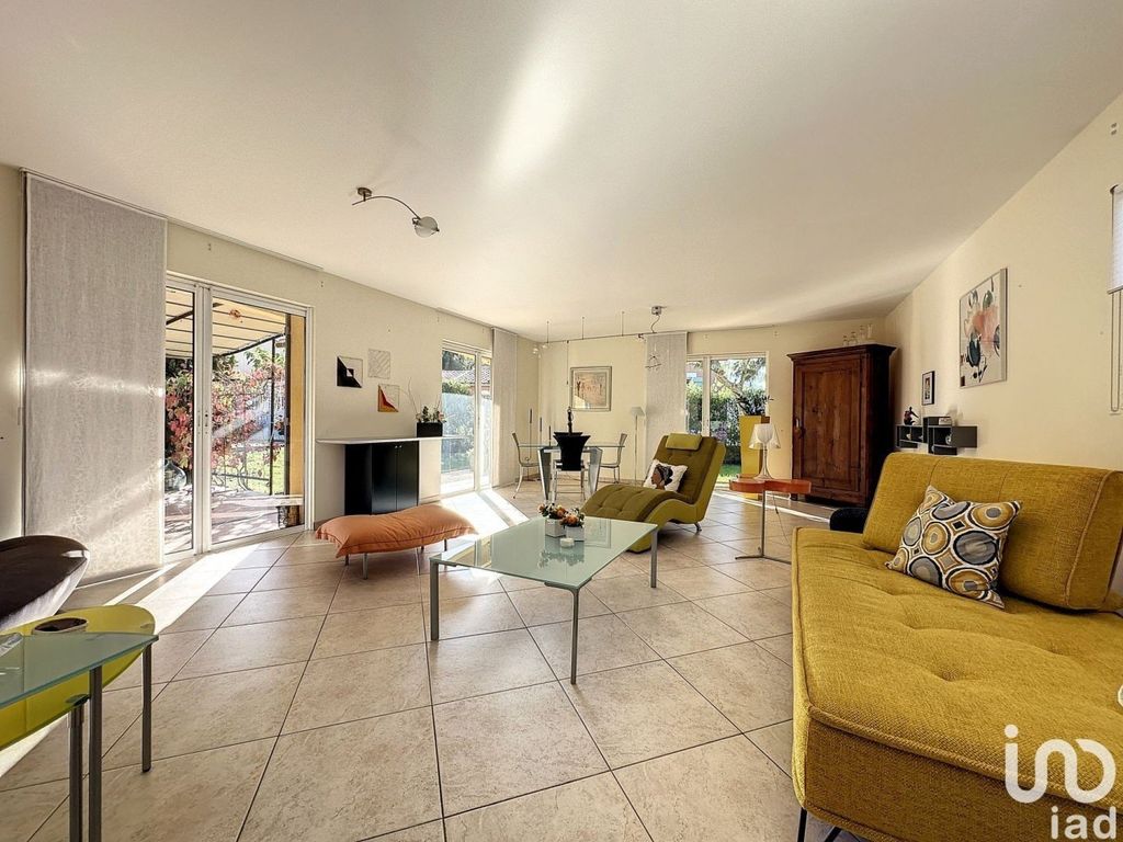 Achat maison à vendre 4 chambres 147 m² - Pierrefeu-du-Var