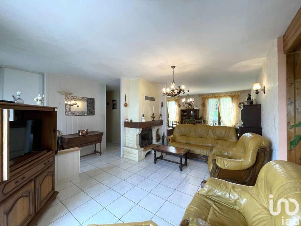 Achat maison à vendre 4 chambres 124 m² - Saint-Martin-de-Bernegoue