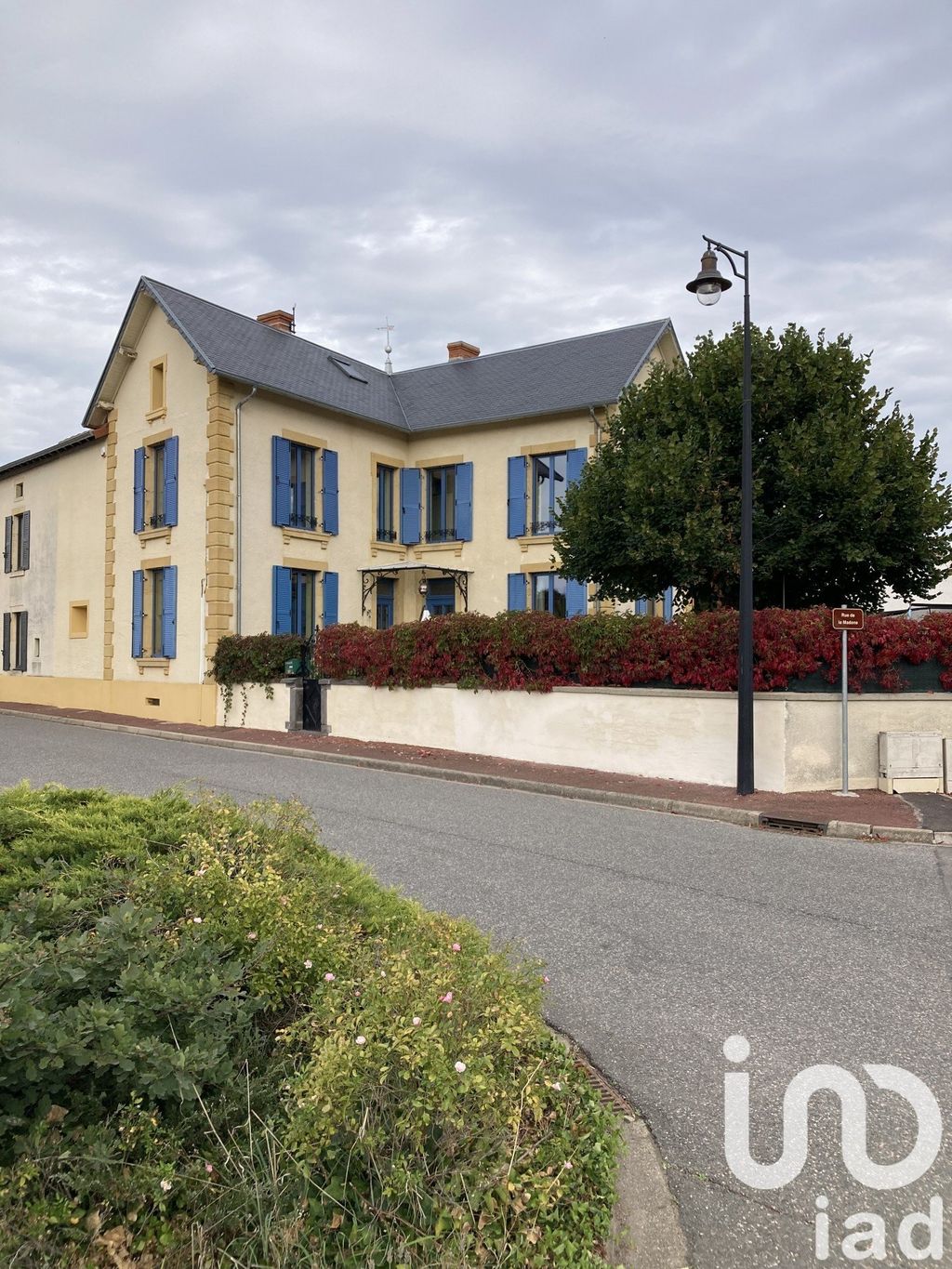 Achat maison à vendre 4 chambres 160 m² - Saint-Forgeux-Lespinasse