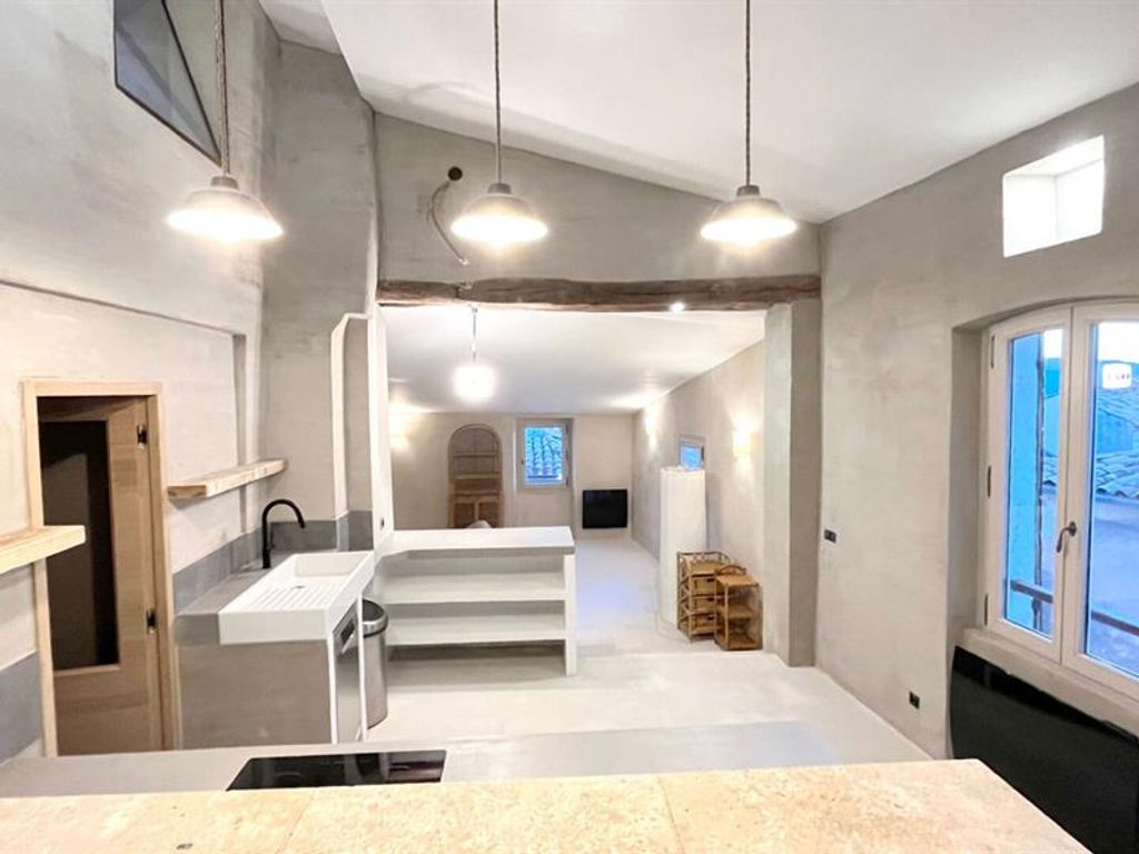 Achat appartement à vendre 4 pièces 100 m² - Saint-Saturnin-lès-Apt