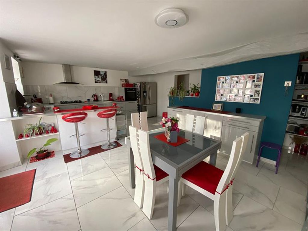Achat maison à vendre 3 chambres 145 m² - La Foye-Monjault