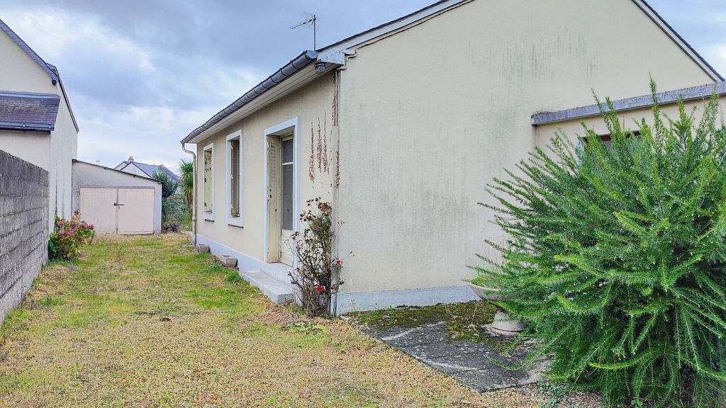 Achat maison à vendre 2 chambres 77 m² - Saint-Barthélemy-d'Anjou