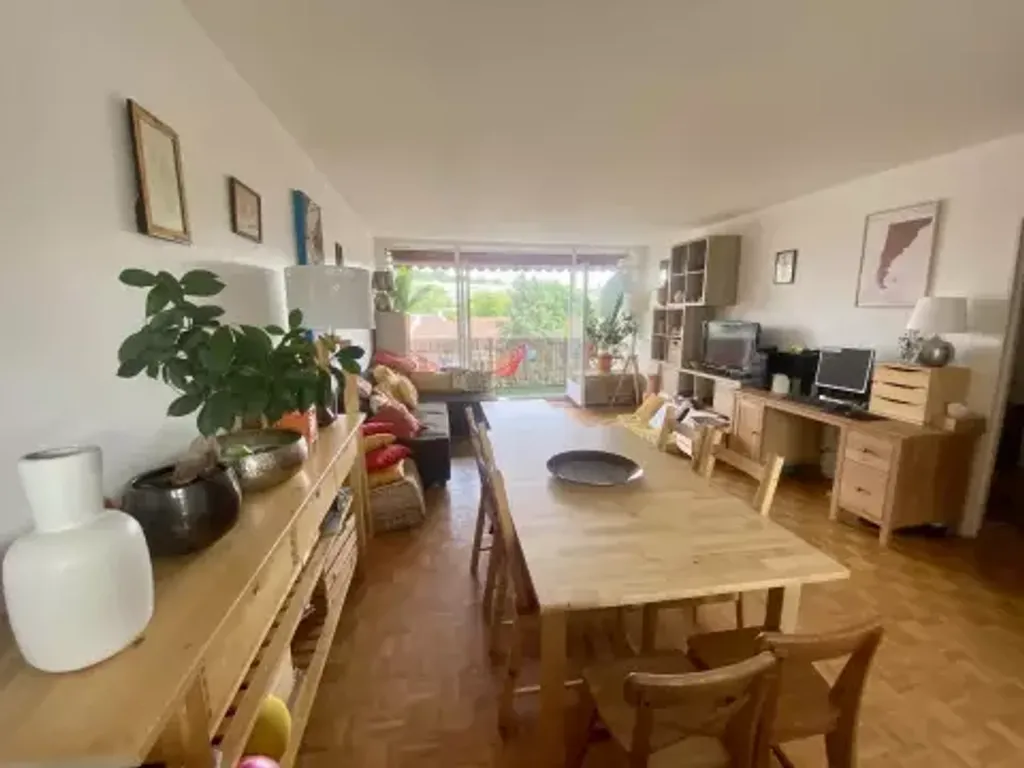 Achat appartement à vendre 3 pièces 79 m² - Rueil-Malmaison