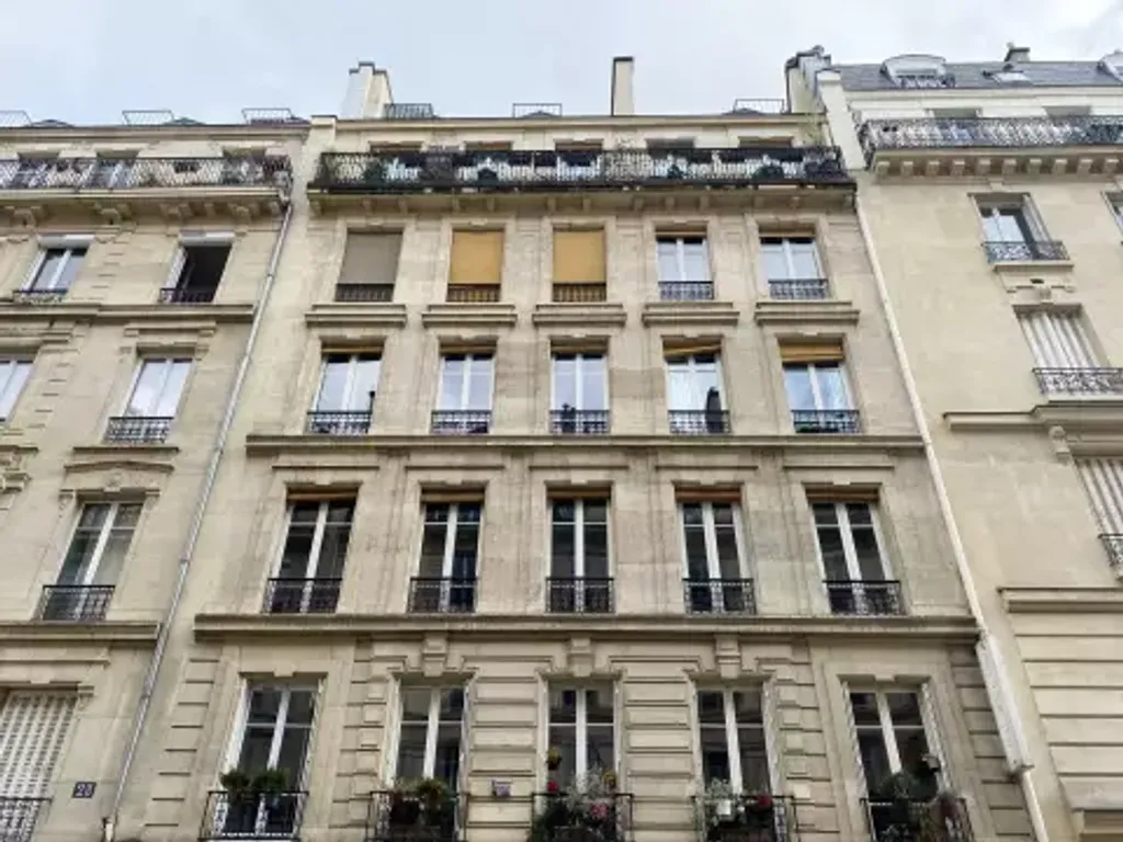 Achat appartement à vendre 4 pièces 85 m² - Paris 10ème arrondissement