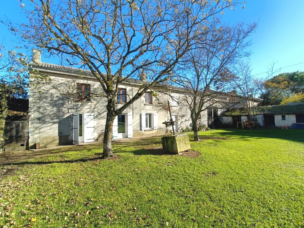 Achat maison à vendre 1 chambre 100 m² - Saint-Martin-la-Pallu