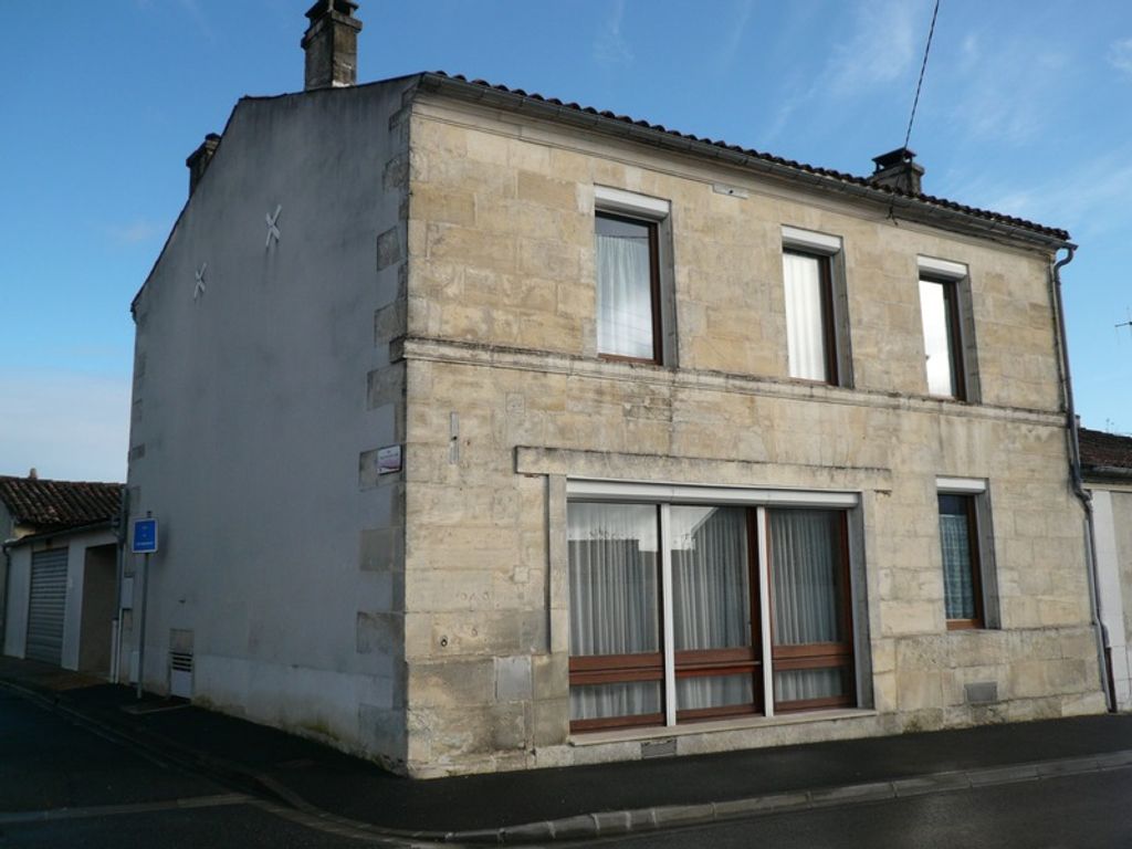 Achat maison à vendre 4 chambres 160 m² - Châteaubernard