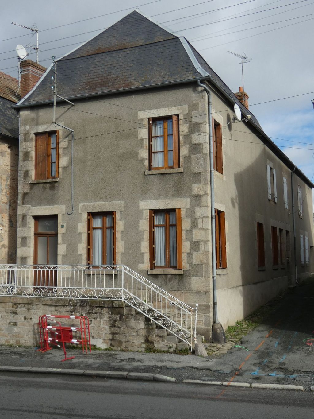 Achat maison à vendre 4 chambres 240 m² - Jarnages