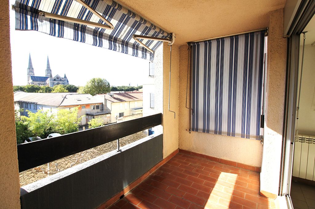 Achat appartement à vendre 3 pièces 61 m² - Nîmes