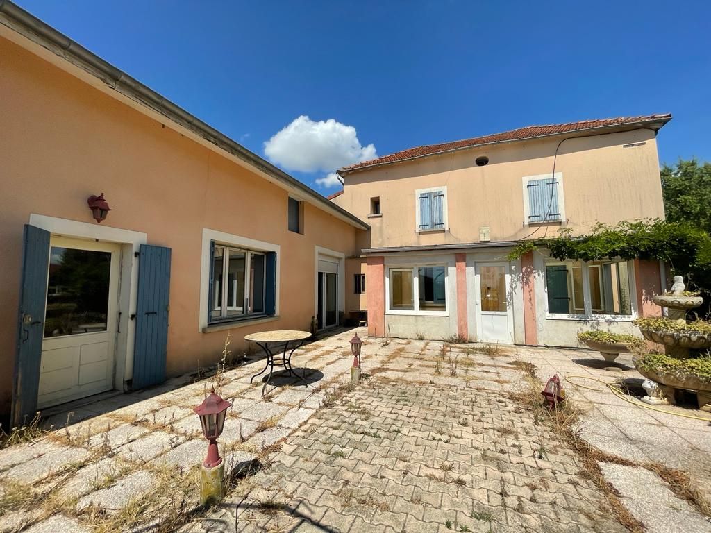 Achat maison à vendre 3 chambres 207 m² - Châteauneuf-de-Galaure