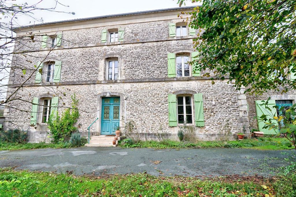 Achat maison à vendre 5 chambres 226 m² - Saint-Christophe-sur-Roc