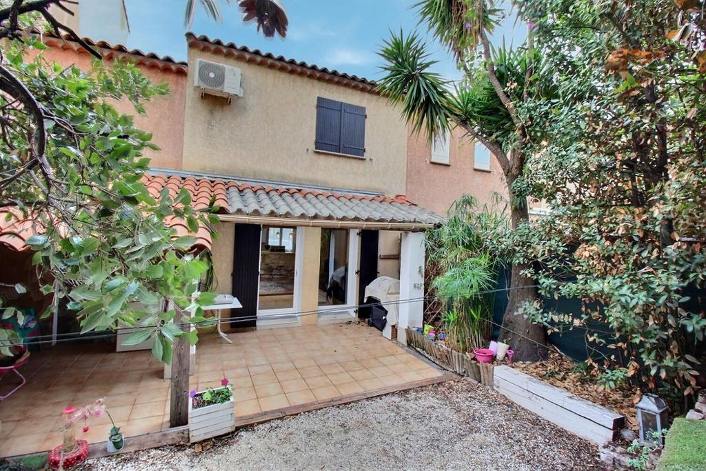 Achat maison à vendre 3 chambres 79 m² - Roquebrune-sur-Argens