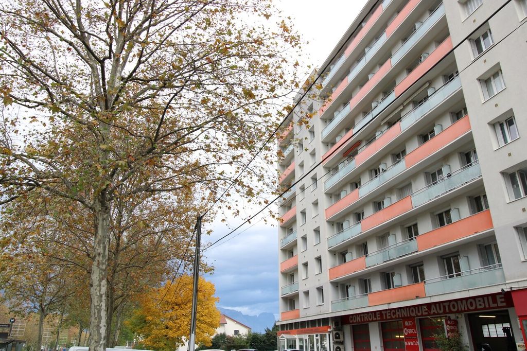 Achat appartement à vendre 4 pièces 64 m² - Le Pont-de-Claix