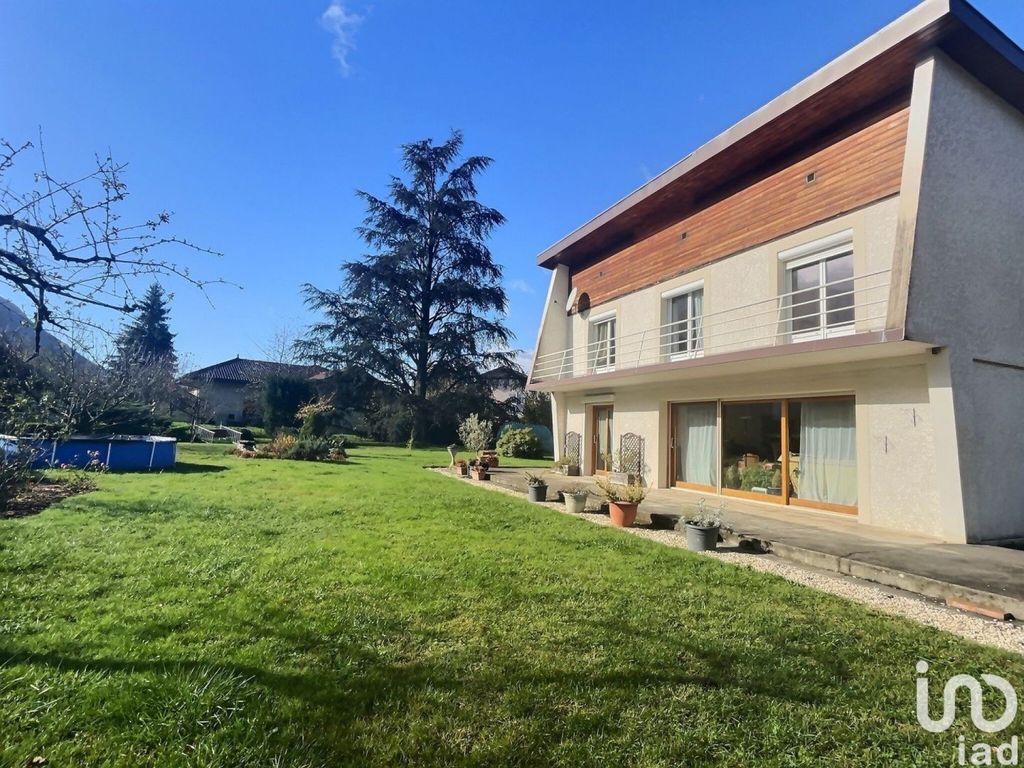 Achat maison à vendre 5 chambres 176 m² - Saint-Gervais