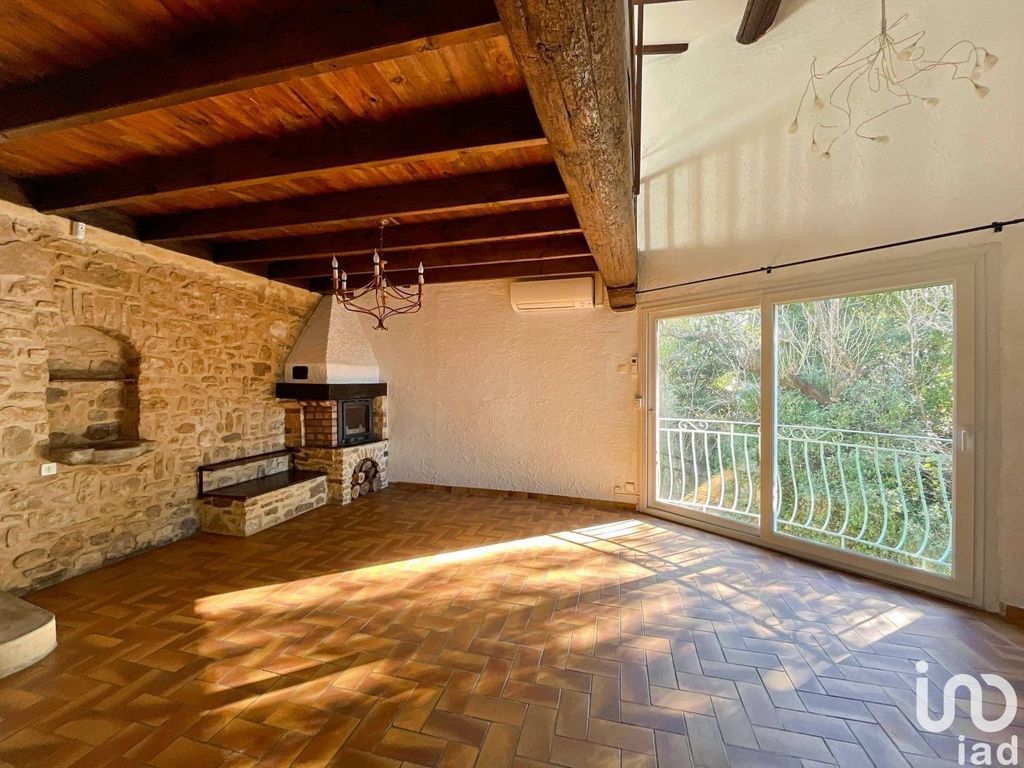 Achat maison à vendre 2 chambres 76 m² - Saint-Geniès-de-Comolas