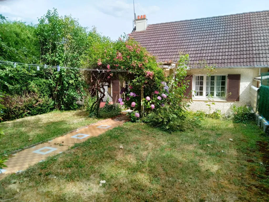 Achat maison à vendre 3 chambres 92 m² - Brie-Comte-Robert